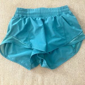 Blue/green Lululemon shorts 💙